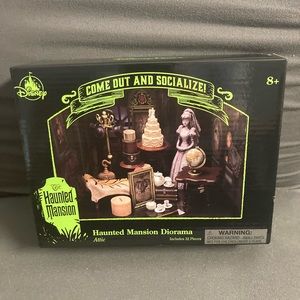 Disney Parks Haunted Mansion Diorama